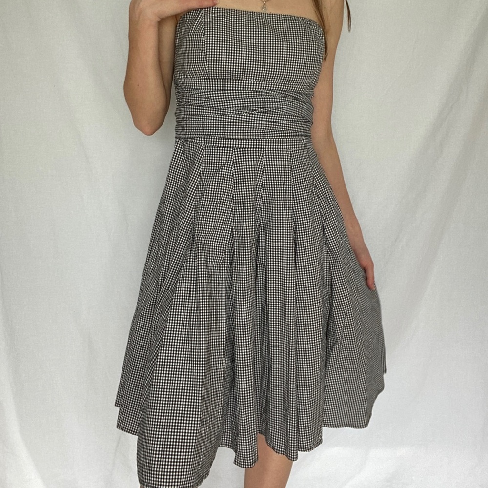 Adorable Checkered Strapless Dress 🧺🕊